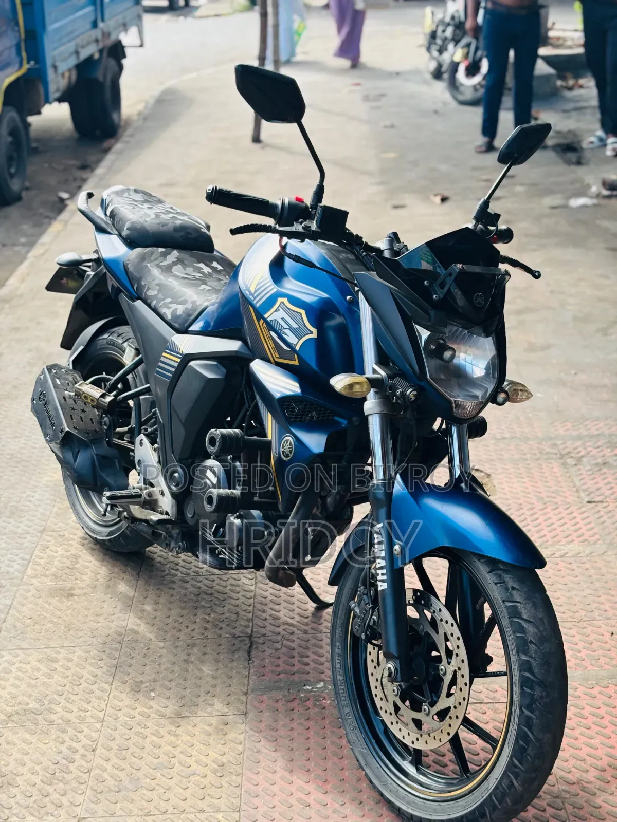 ইয়ামাহা এফজেডএস ভি২ ২০২৩ নীল