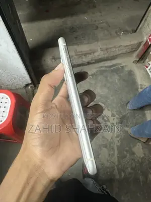অ্যাপল আইফোন ১১ ১২৮ জিবি হোয়াইট