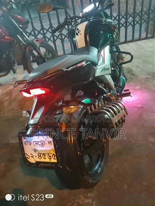 টিভিএস অ্যাপাচি ১৬০ ৪ভি ২০২২ কালো