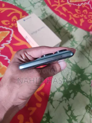 মোটর চলা এজ ৬০ প্রো ২৫৬ জিবি