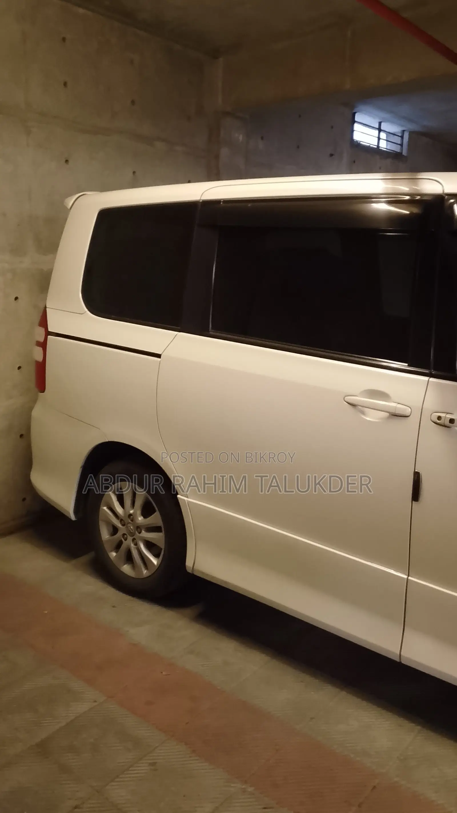 Toyota Noah 2010 Pearl
