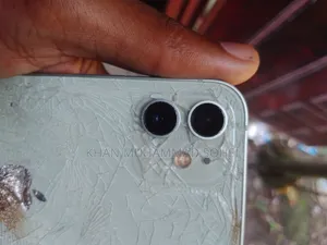 অ্যাপল আইফোন ১২ ৬৪ জিবি হোয়াইট