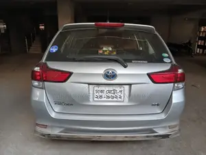 টয়োটা করোল্লা ফিল্ডার ১.৫ হাইব্রিড ফোর-হুইল ড্রাইভ ২০২০ রূপালি