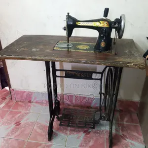 High Quality Manual Sewing Machine (with Table) for Sale