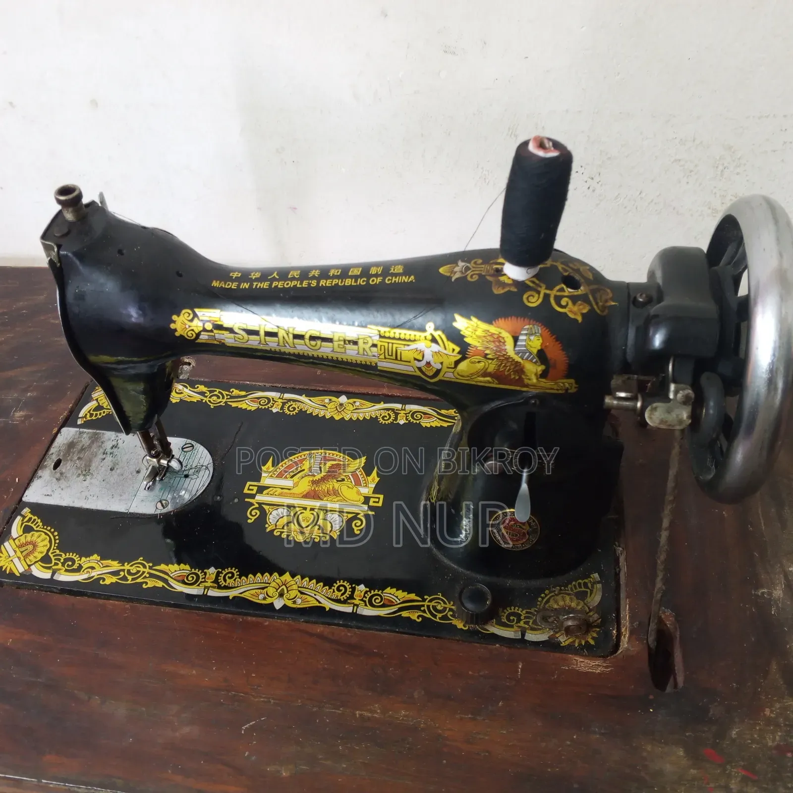High Quality Manual Sewing Machine (with Table) for Sale