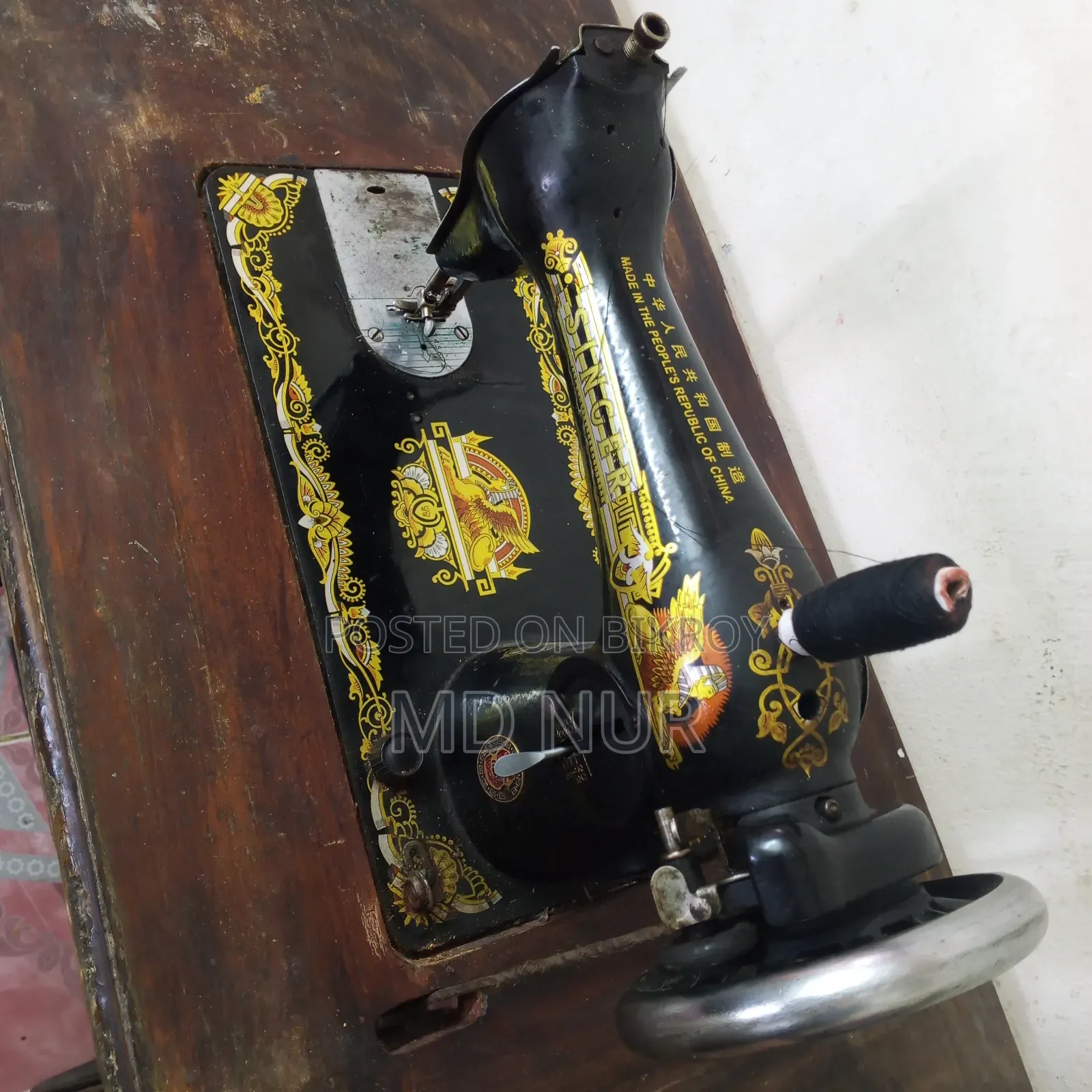 High Quality Manual Sewing Machine (with Table) for Sale