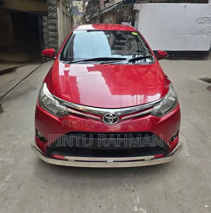Toyota Yaris 2014 Red