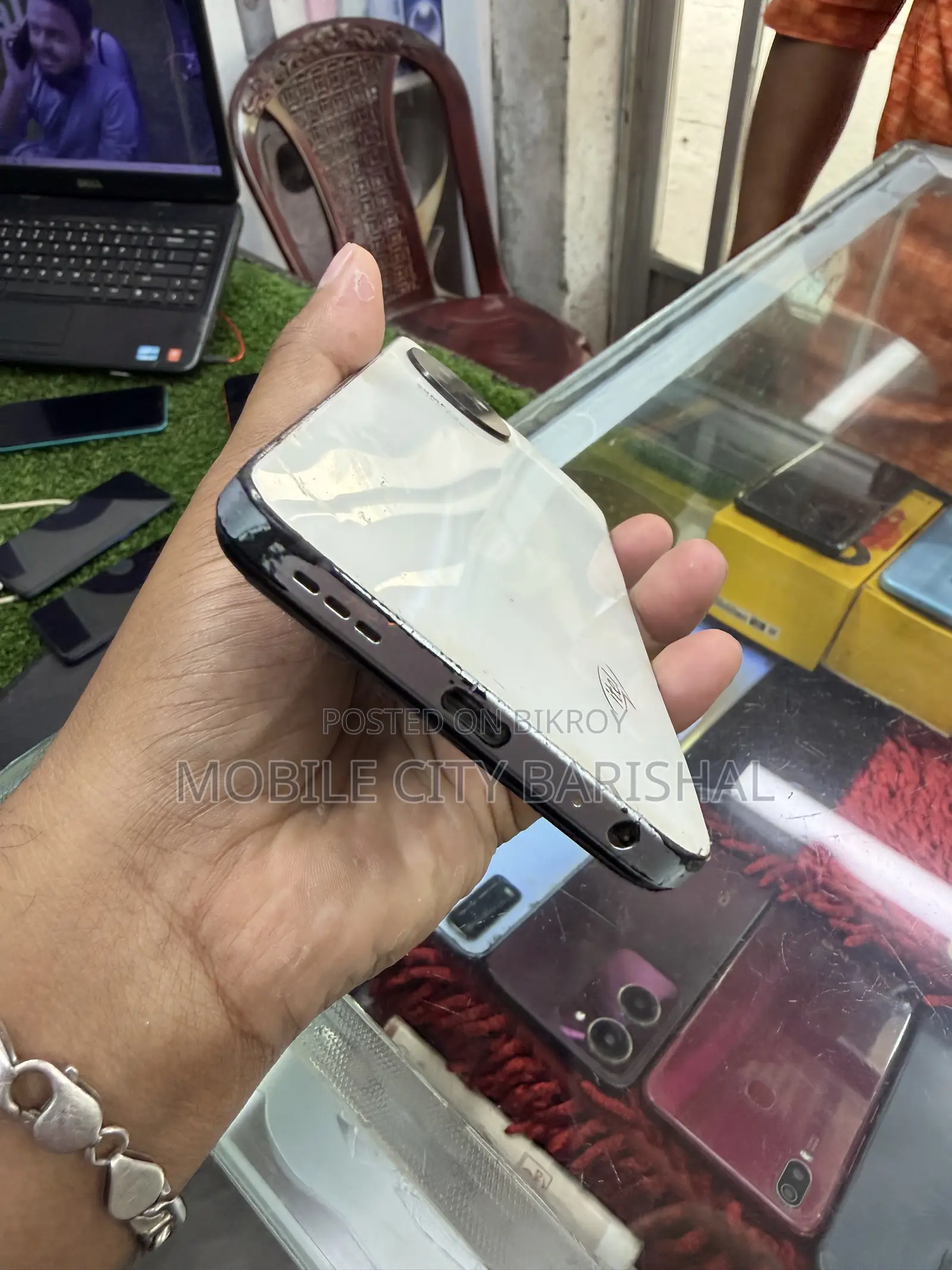 আইটেল এস২৩ ২৫৬ জিবি হোয়াইট