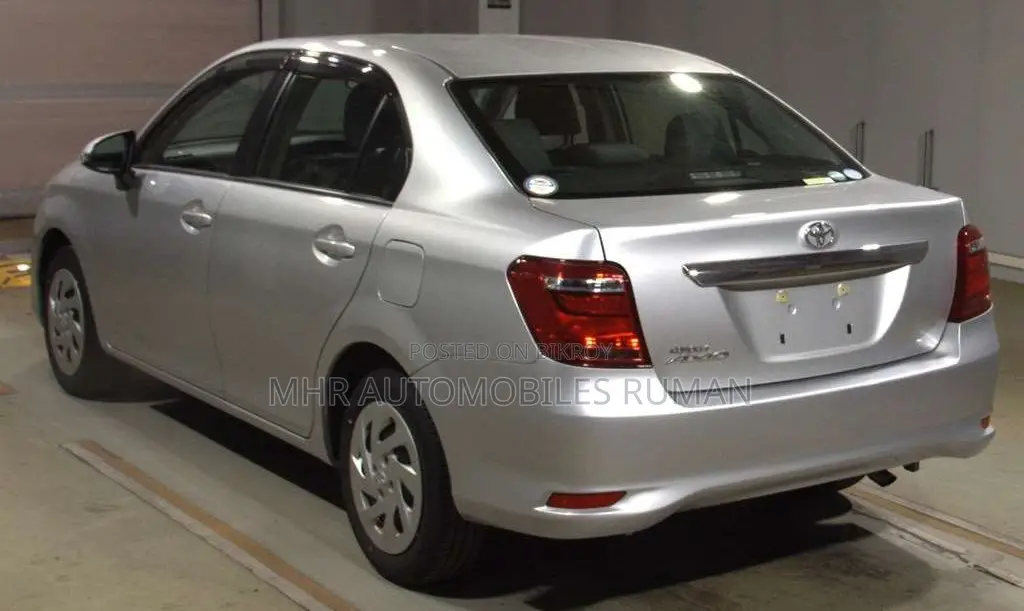 Toyota Axio 2021 Silver