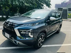 Mitsubishi Xpander E 2025 Gray