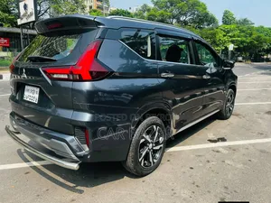 Mitsubishi Xpander E 2025 Gray