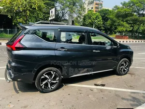 Mitsubishi Xpander E 2025 Gray