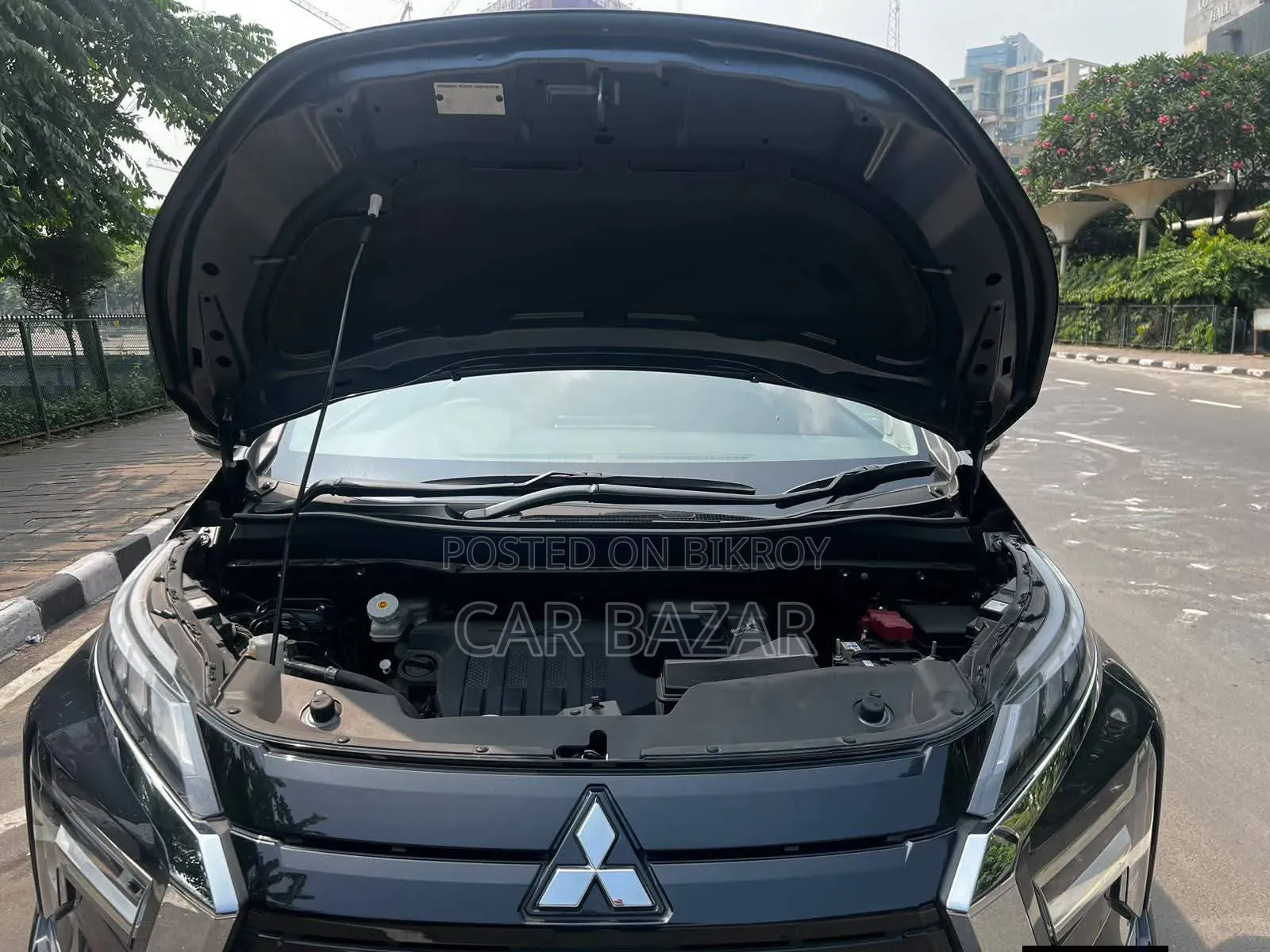 Mitsubishi Xpander E 2025 Gray
