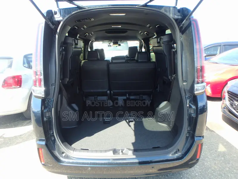Toyota Esquire 2.0 FWD (8 seater) 2021 Blue