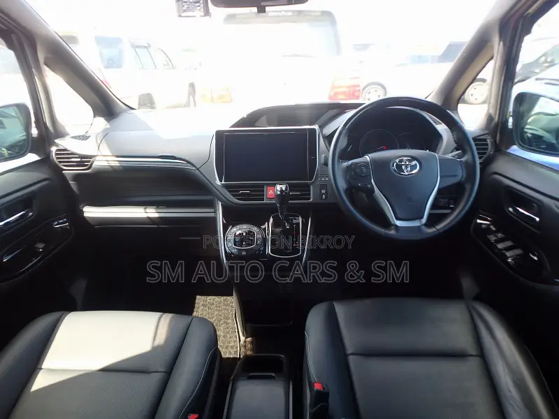 Toyota Esquire 2.0 FWD (8 seater) 2021 Blue