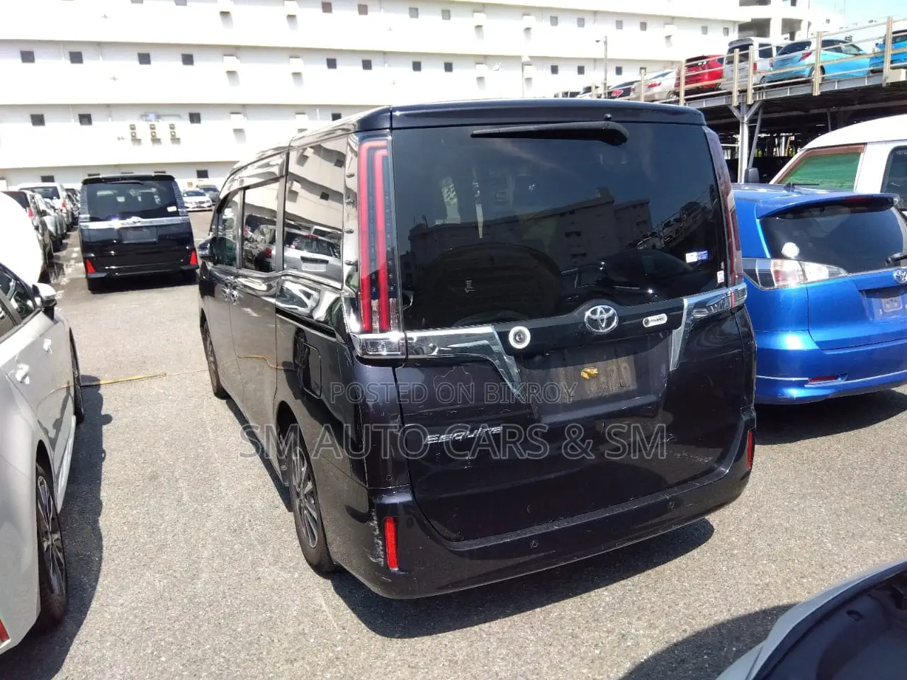 Toyota Esquire 2.0 Front-Wheel Drive (7 Seater) 2021 Black