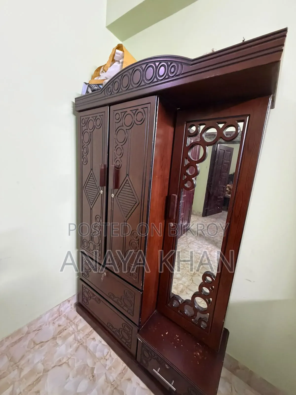 Almira With Attached Dressing Table