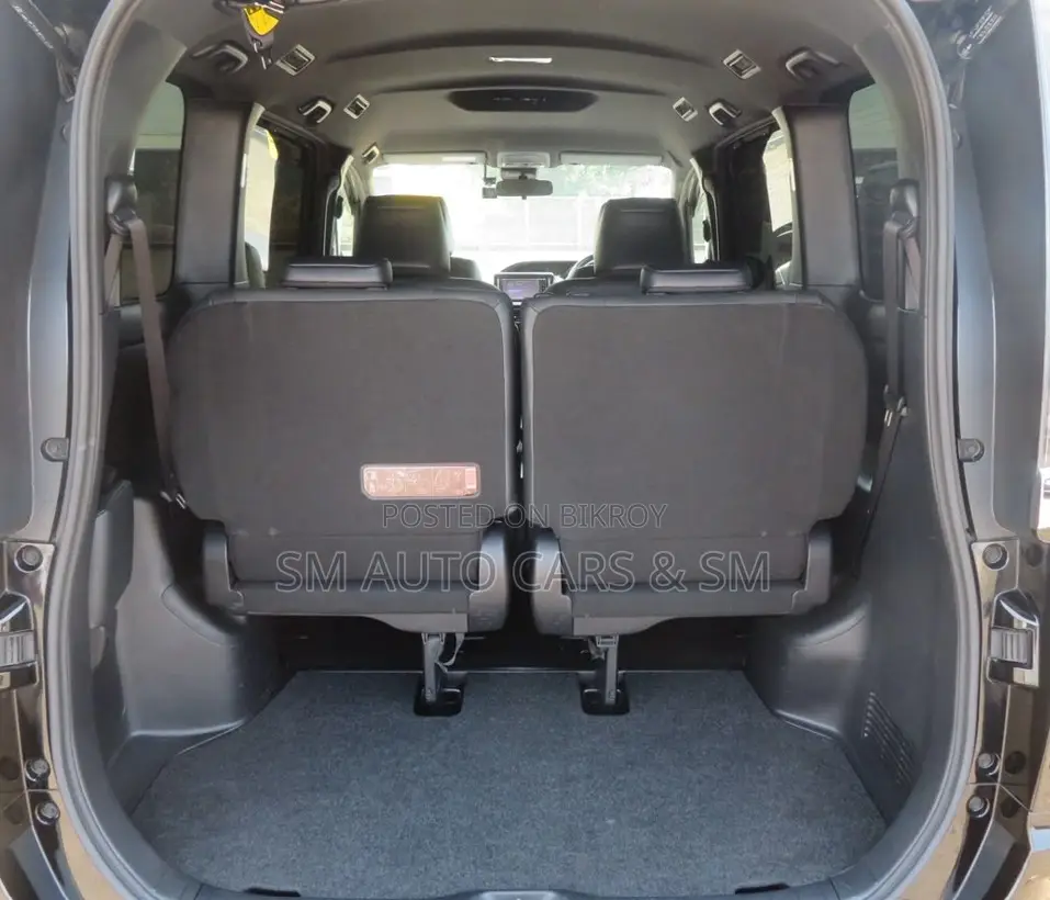 Toyota Esquire 2.0 Front-Wheel Drive (7 Seater) 2021 Black