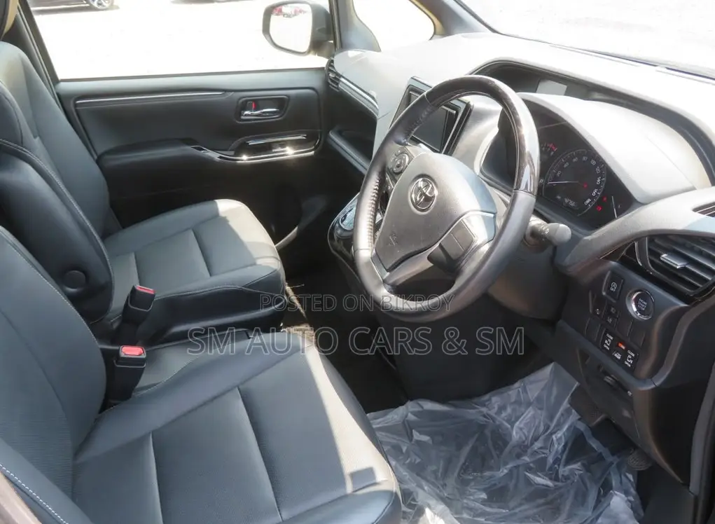 Toyota Esquire 2.0 Front-Wheel Drive (7 Seater) 2021 Black