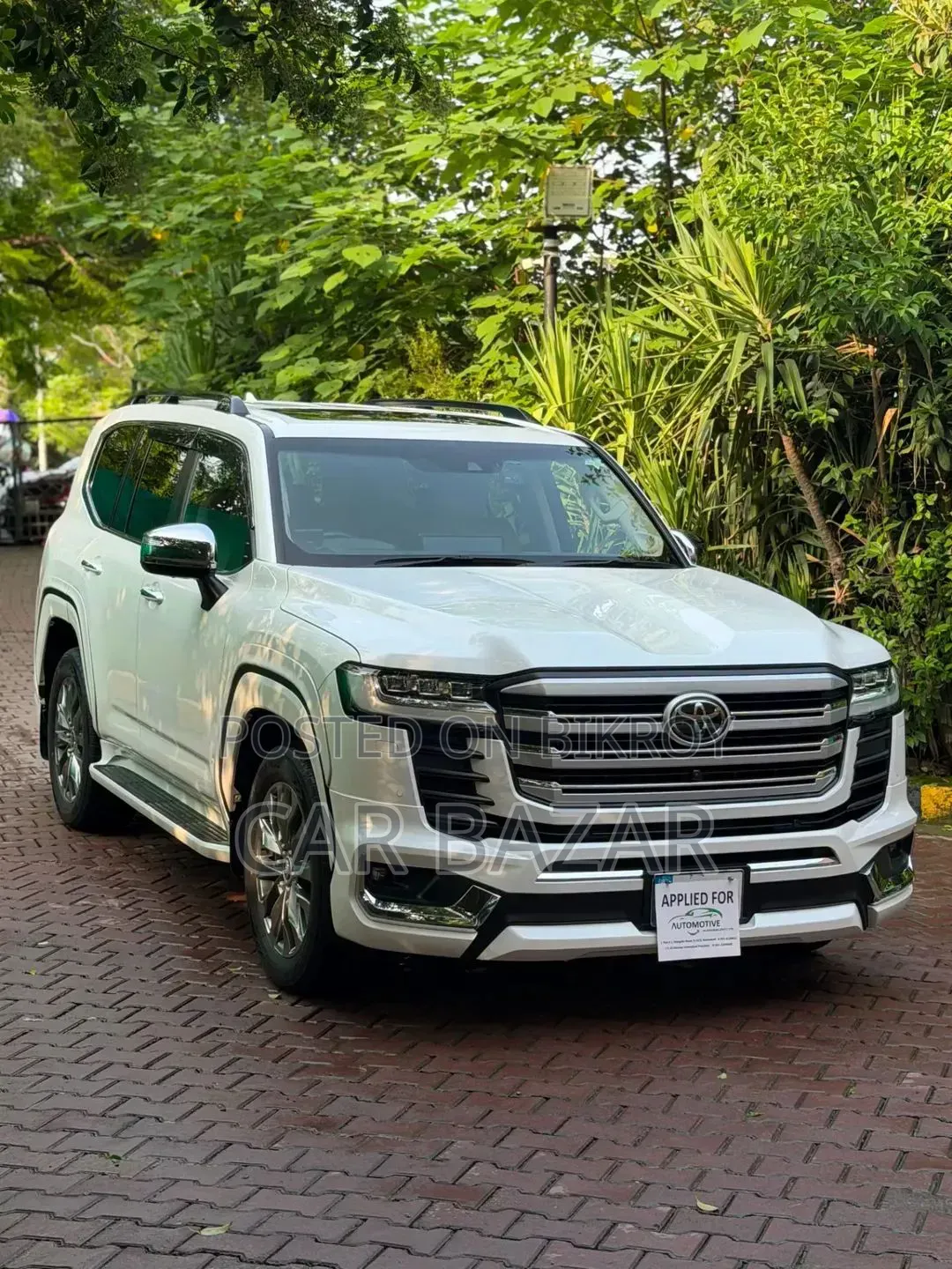 Toyota Land Cruiser LC300 2022 White