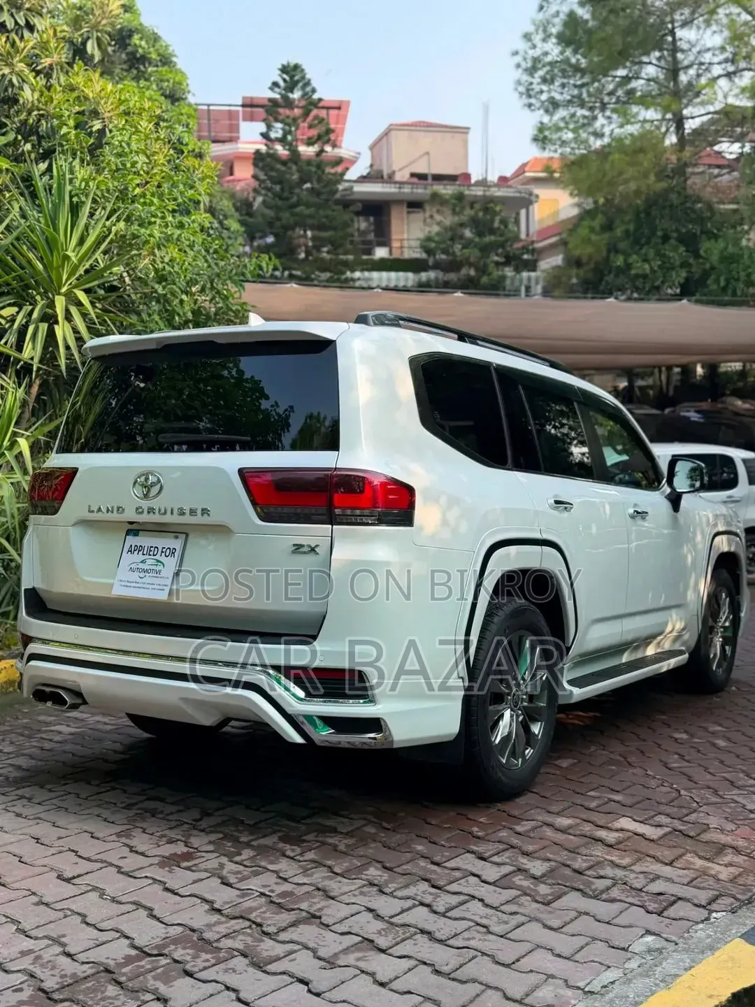 Toyota Land Cruiser LC300 2022 White