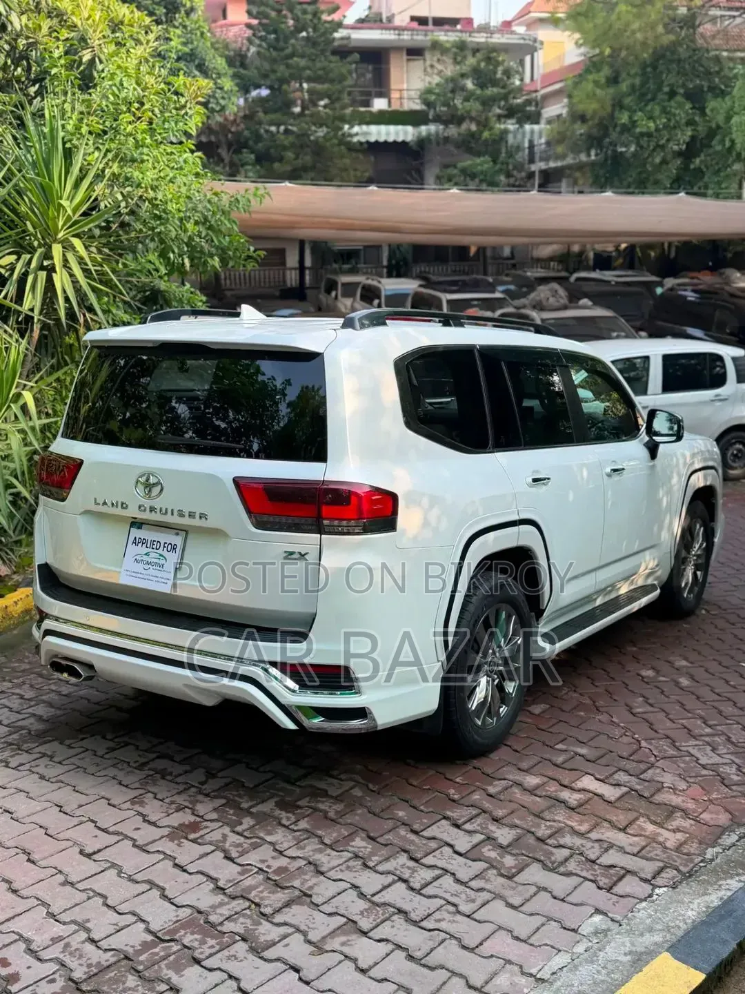 Toyota Land Cruiser LC300 2022 White
