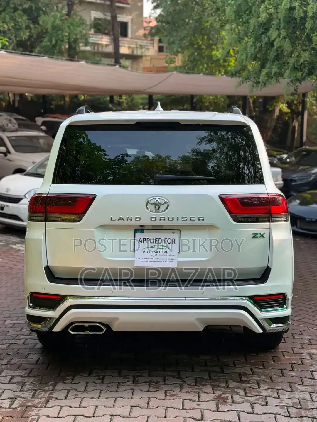 Toyota Land Cruiser LC300 2022 White