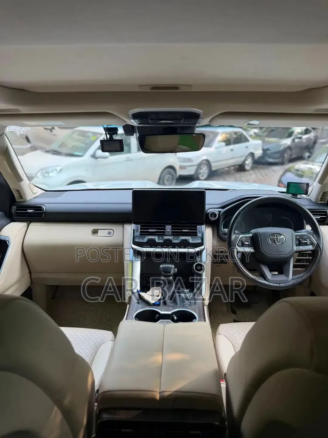 Toyota Land Cruiser LC300 2022 White