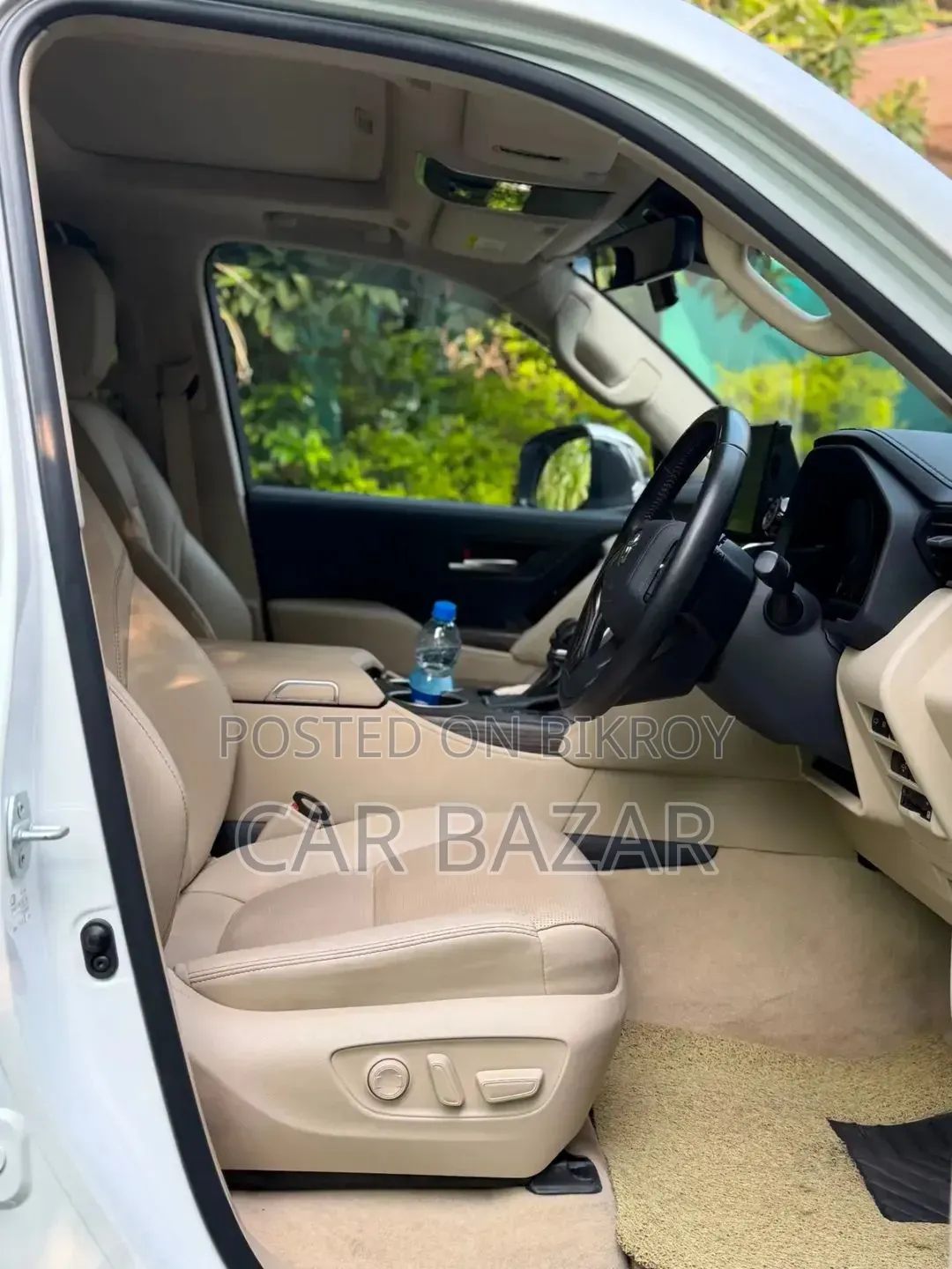 Toyota Land Cruiser LC300 2022 White