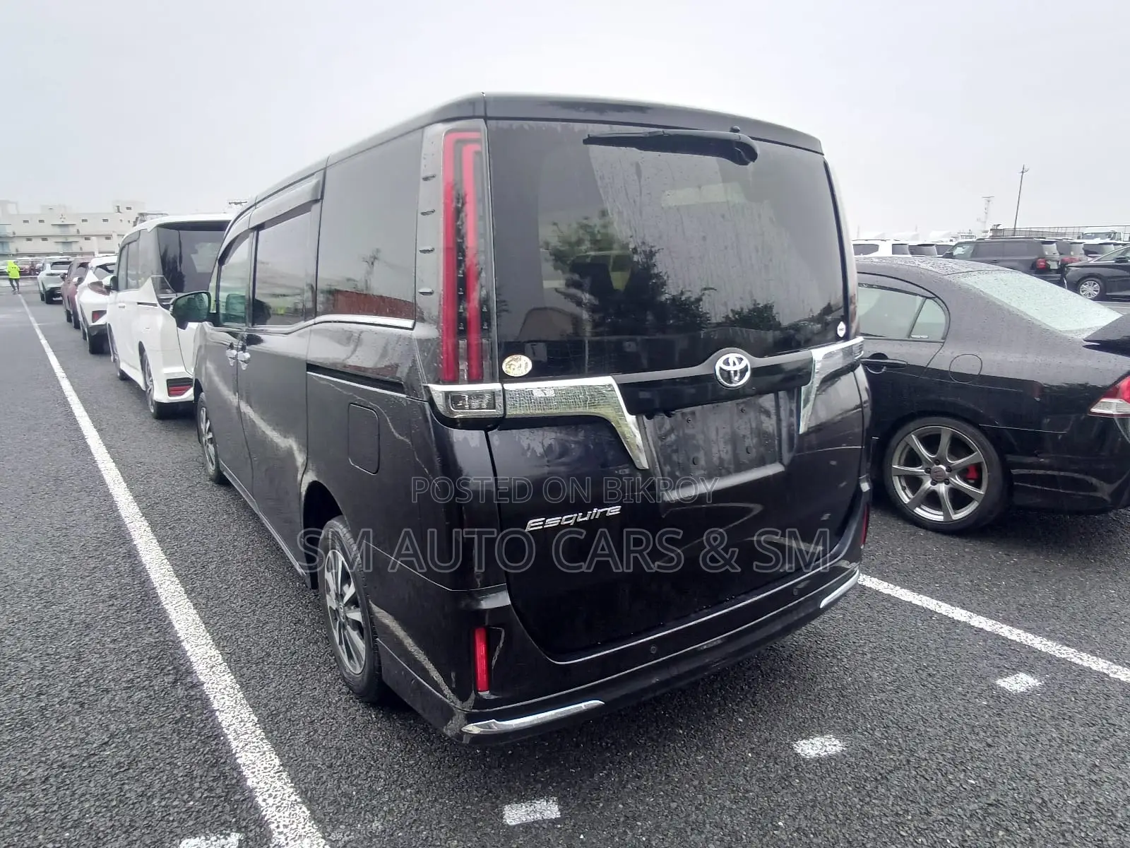 Toyota Esquire 2.0 AWD (8 seater) 2021 Black