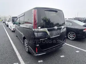 Toyota Esquire 2.0 AWD (8 seater) 2021 Black
