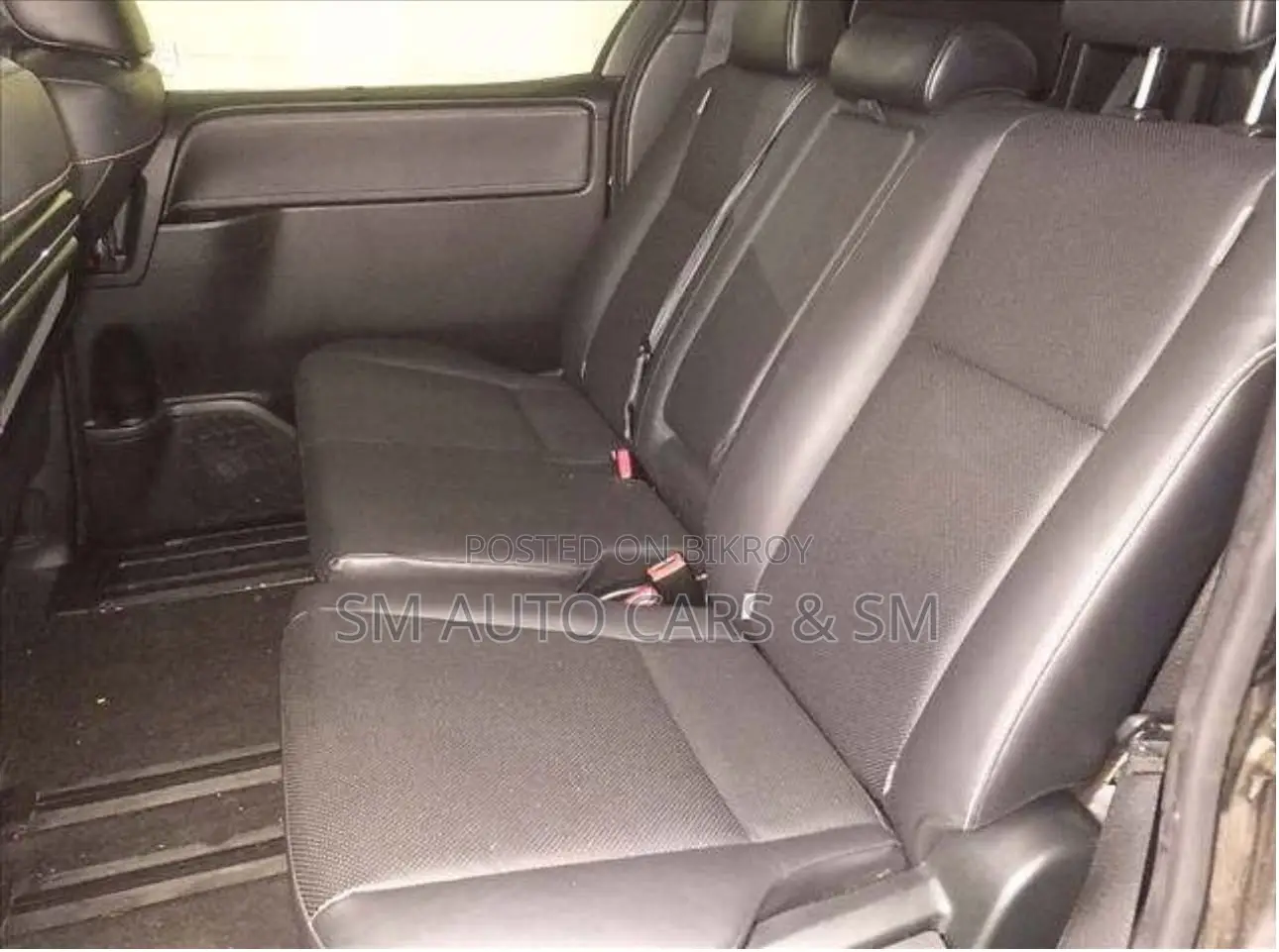 Toyota Esquire 2.0 AWD (8 seater) 2021 Black