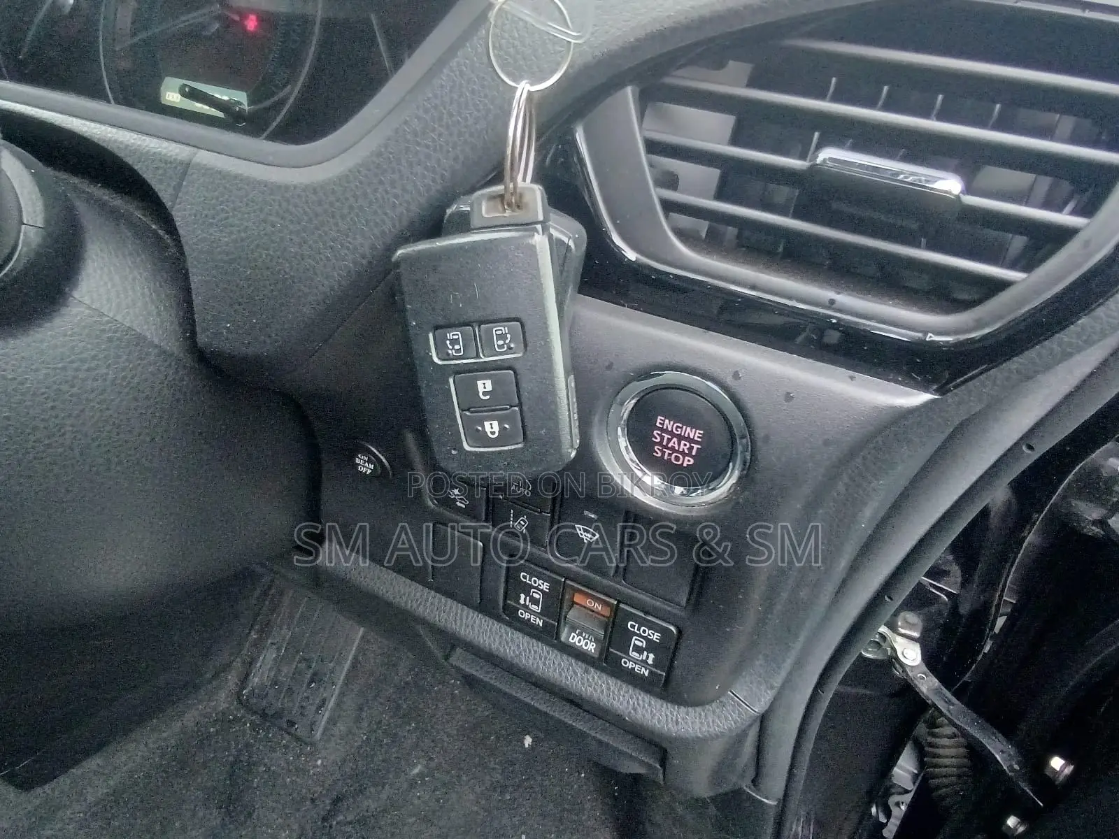 Toyota Esquire 2.0 AWD (8 seater) 2021 Black
