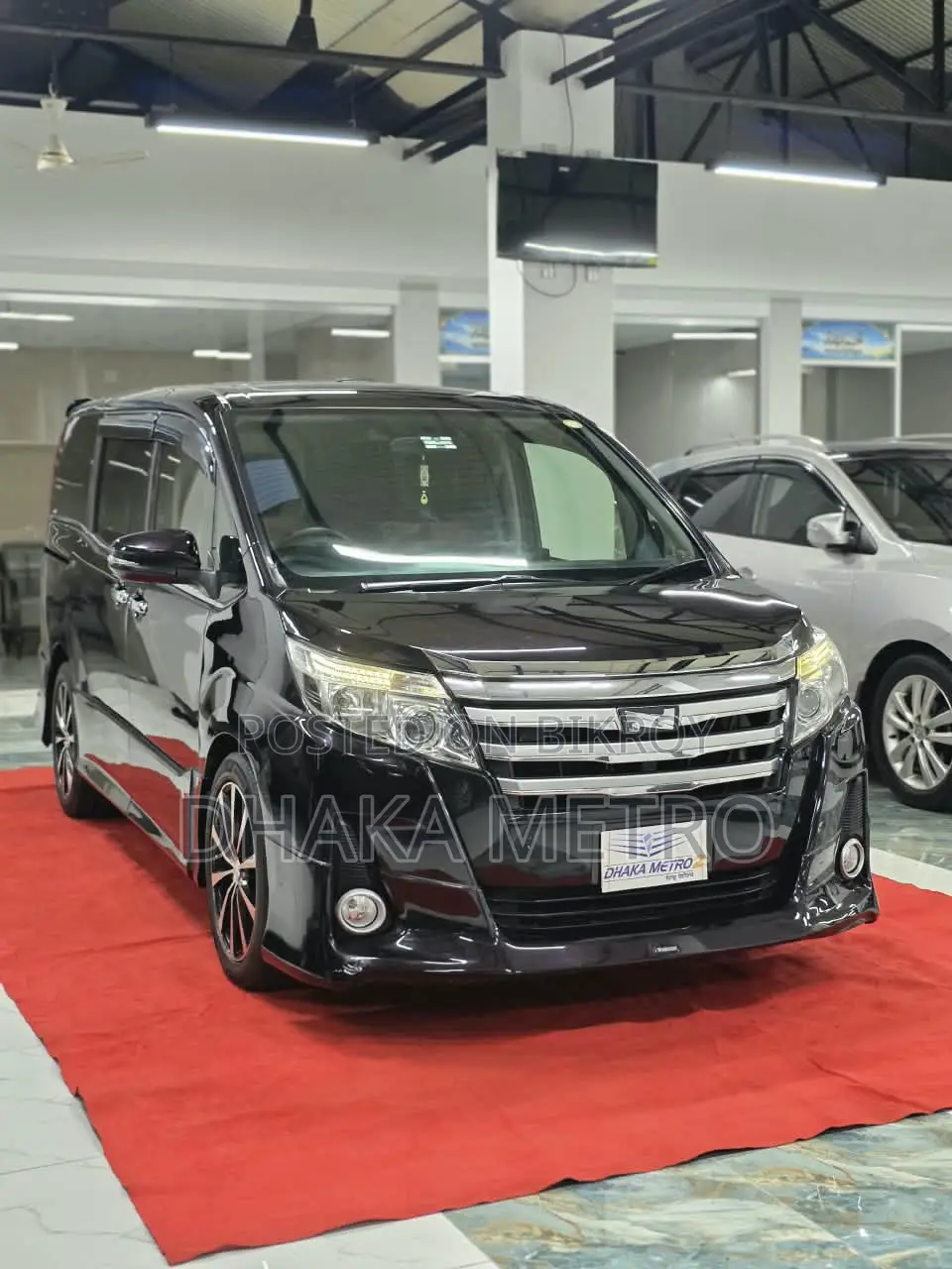 Toyota Noah 2014 Purple