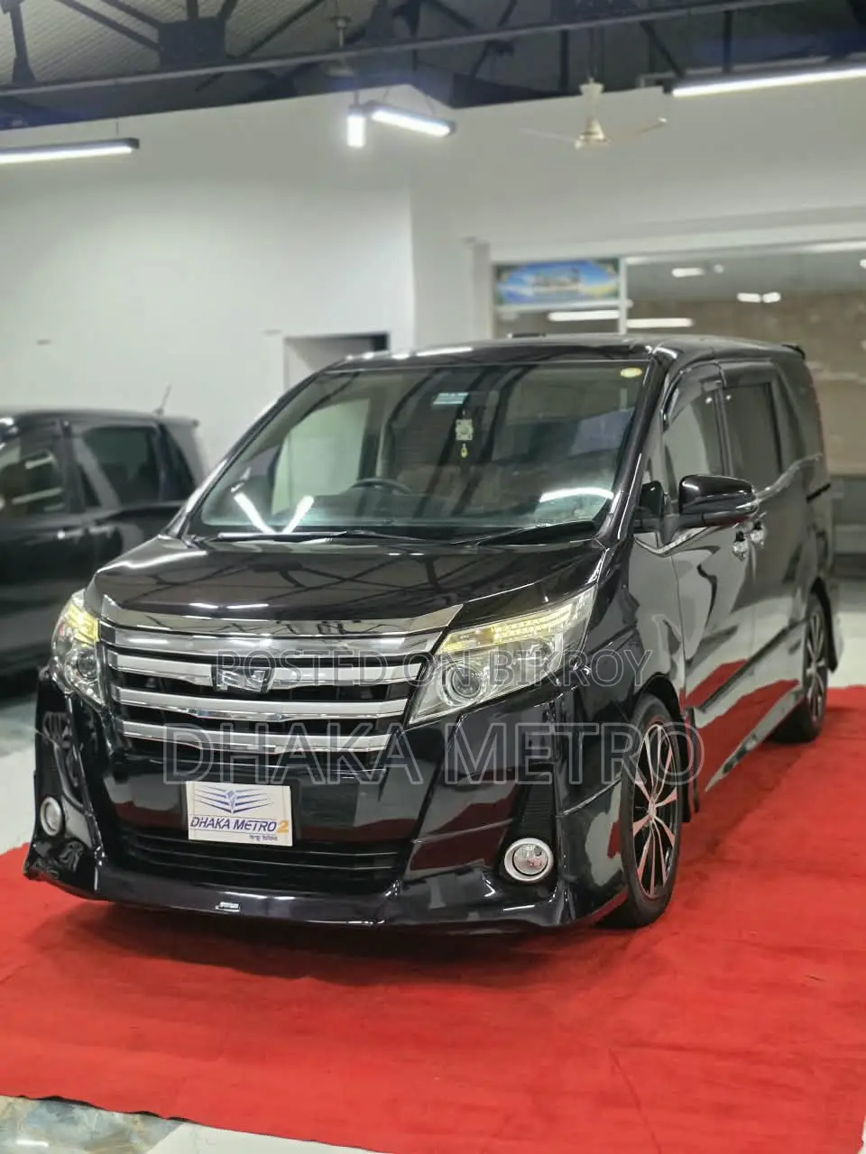 Toyota Noah 2014 Purple