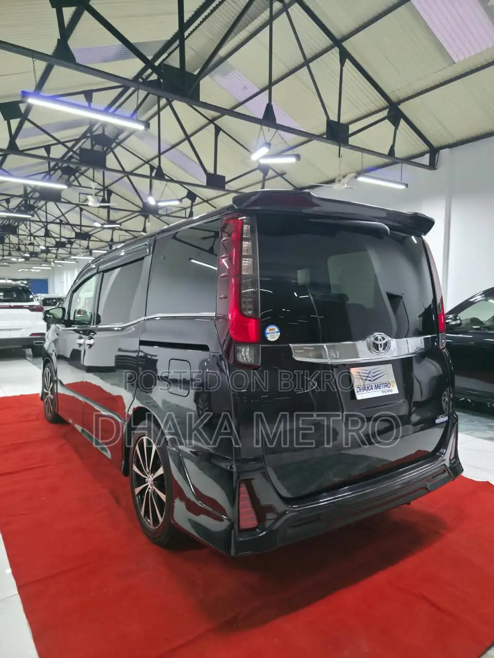 Toyota Noah 2014 Purple
