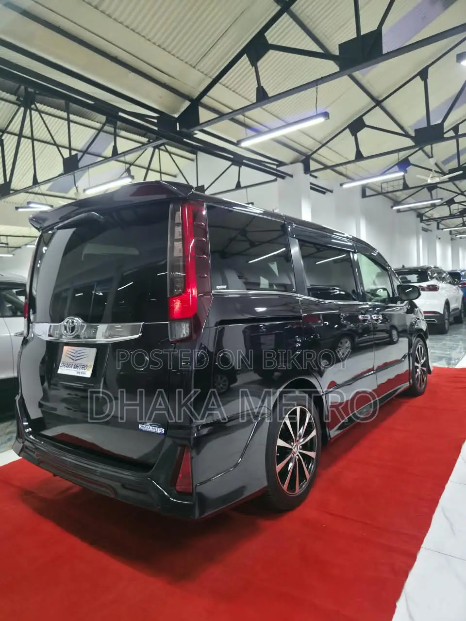Toyota Noah 2014 Purple
