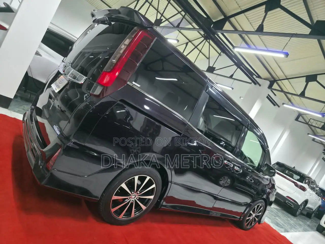 Toyota Noah 2014 Purple