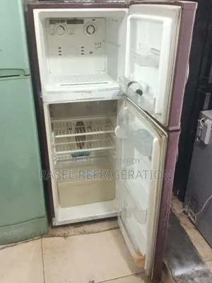 ১২ সিএফটি রানিং এলজি ফ্রিজ বিক্রি করা হবে।