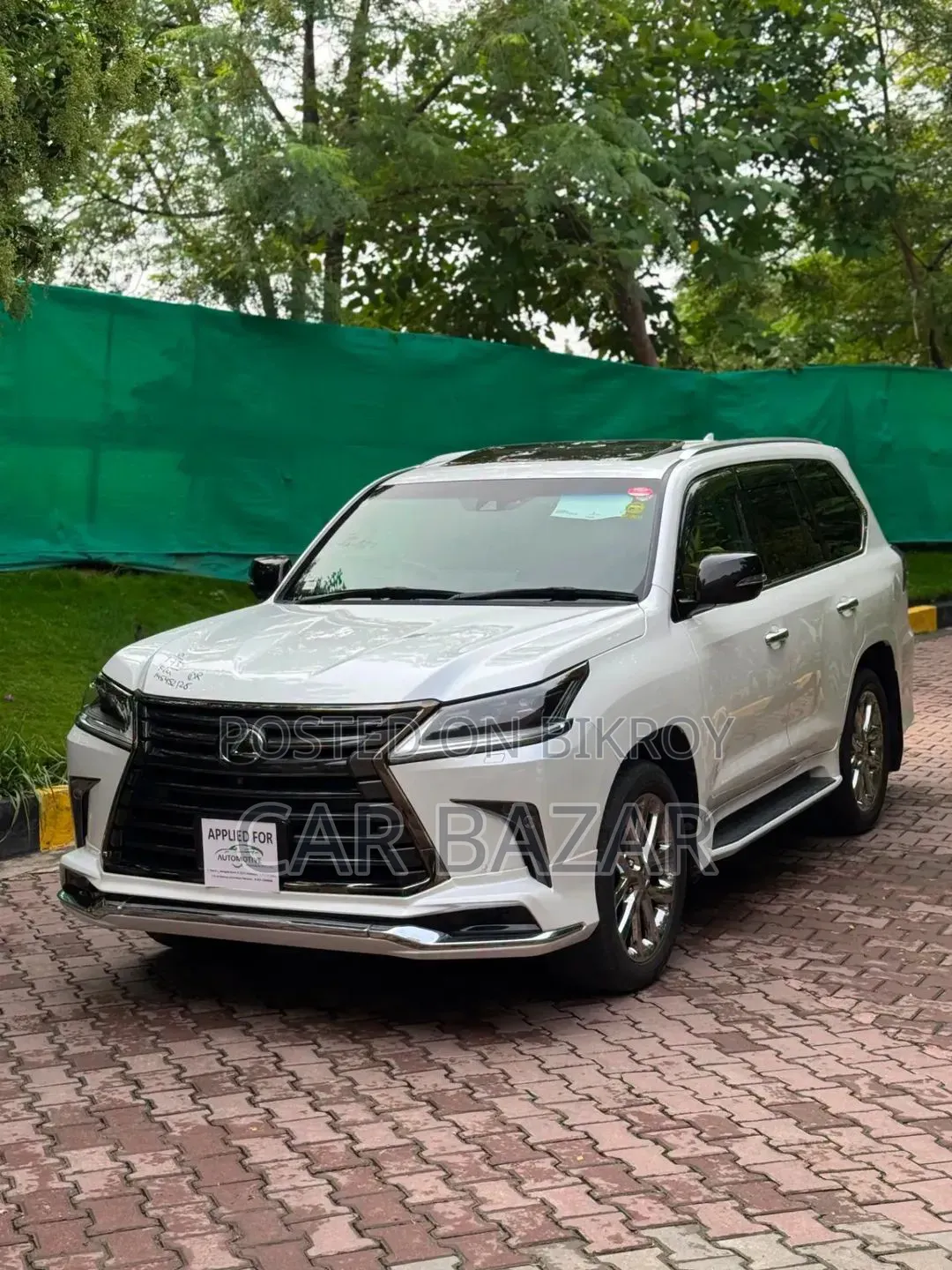 Lexus LX 570 AWD 2019 White