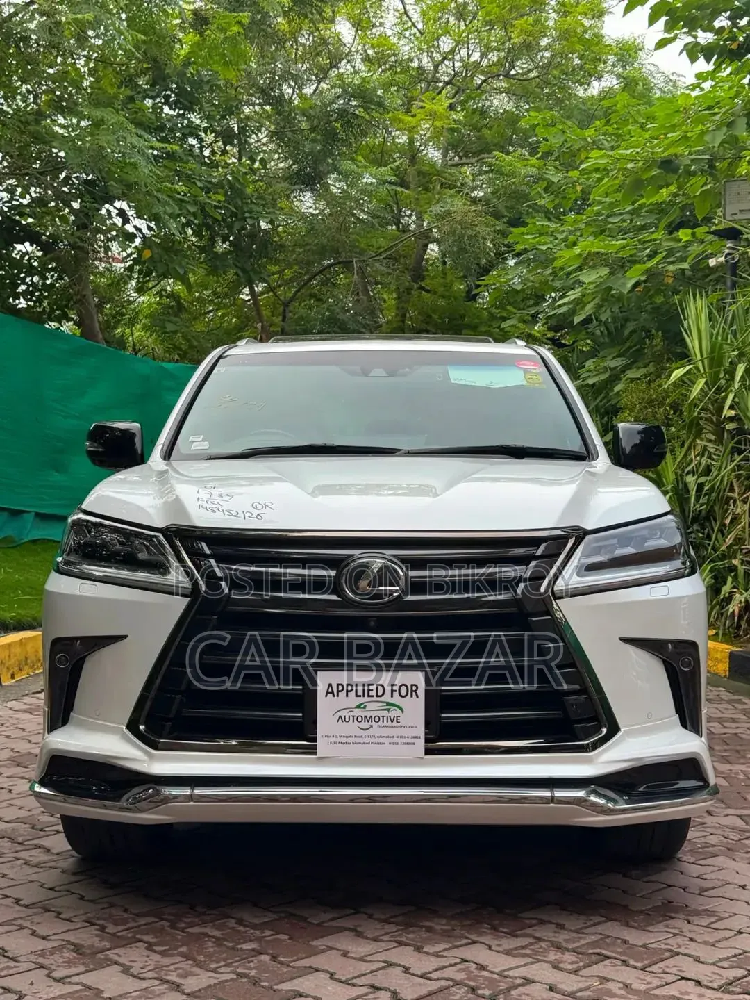 Lexus LX 570 AWD 2019 White