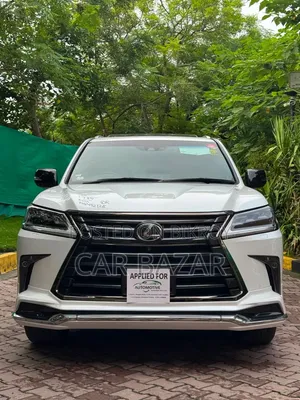 Lexus LX 570 AWD 2019 White