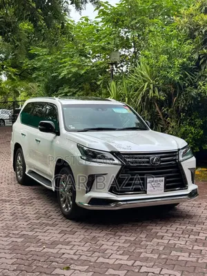 Lexus LX 570 AWD 2019 White