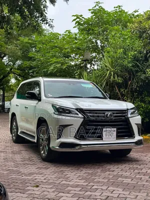 Lexus LX 570 AWD 2019 White