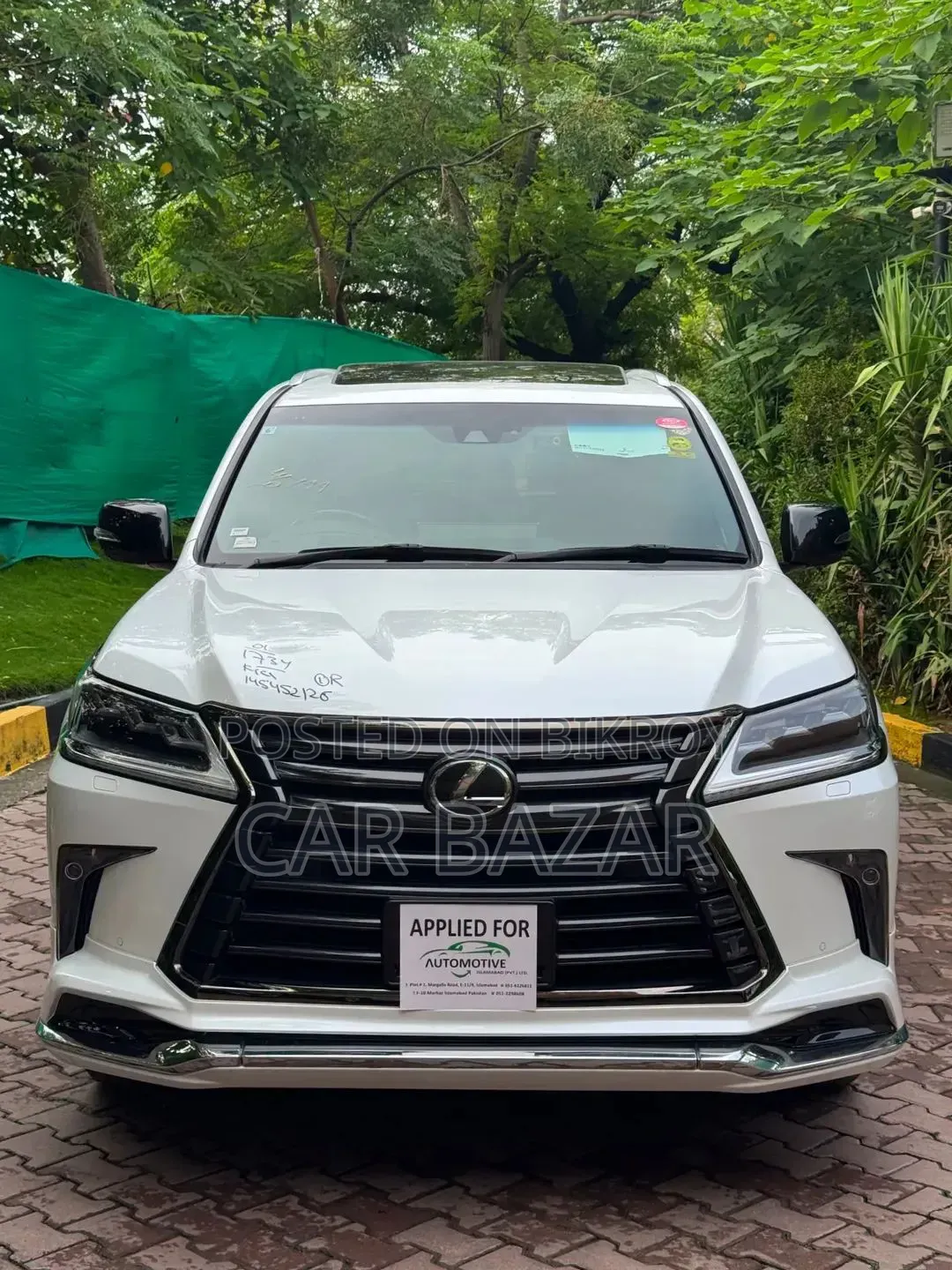 Lexus LX 570 AWD 2019 White