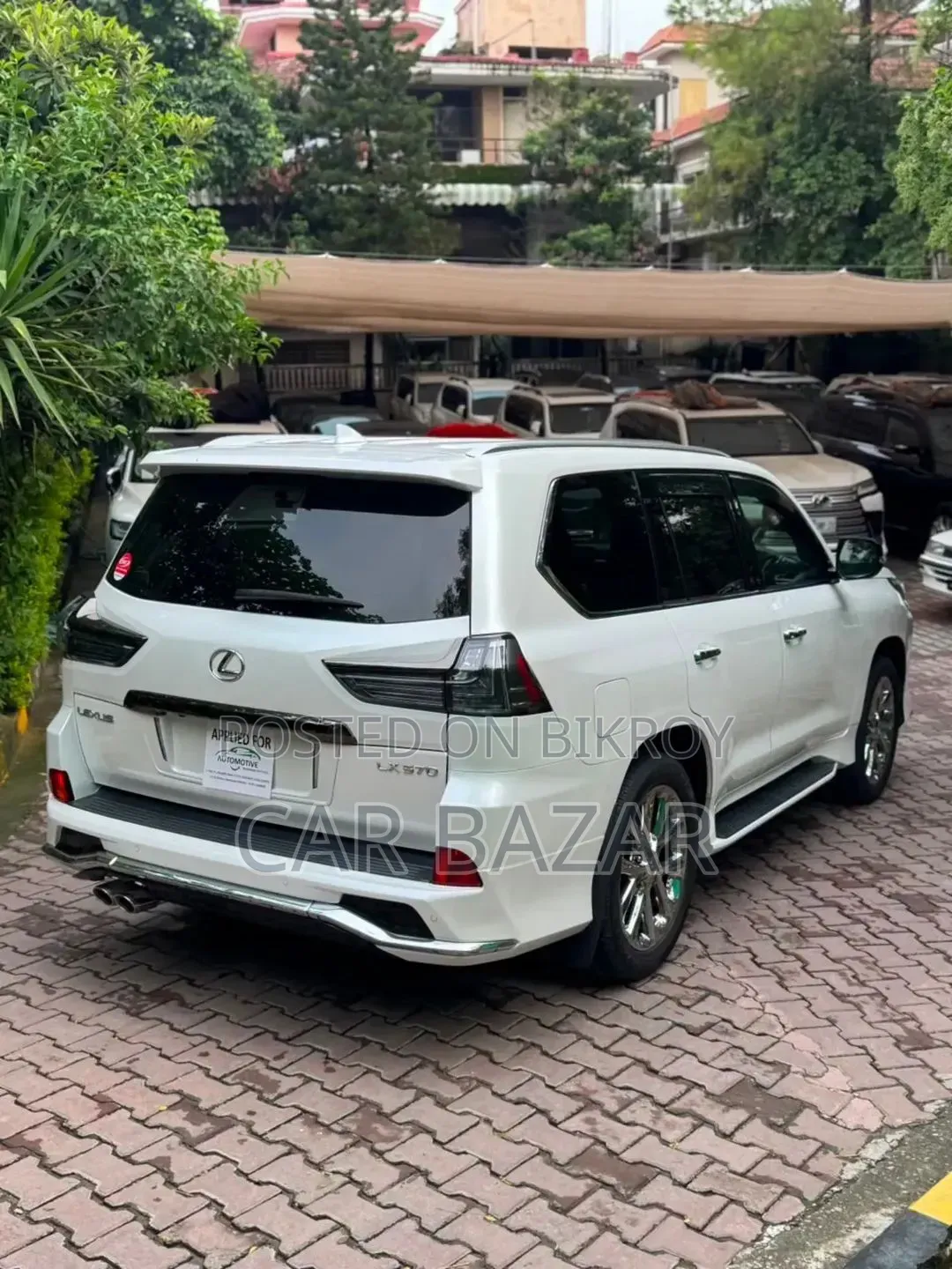 Lexus LX 570 AWD 2019 White