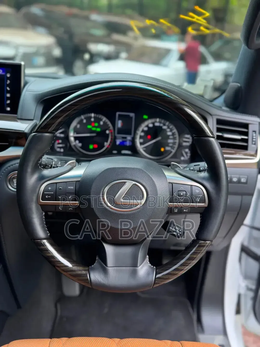 Lexus LX 570 AWD 2019 White