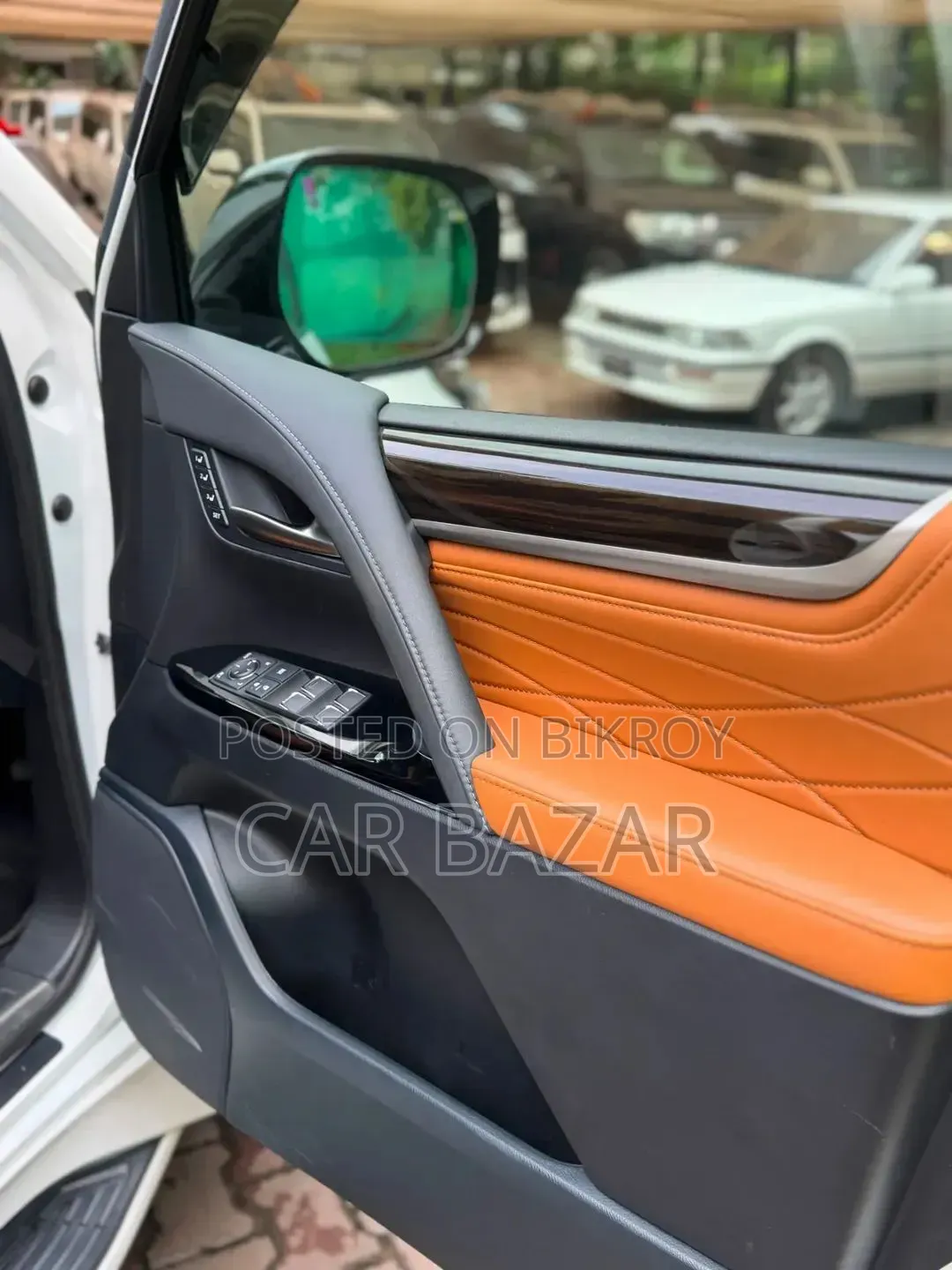 Lexus LX 570 AWD 2019 White