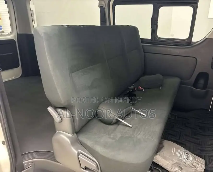 Toyota HiAce 2021 White