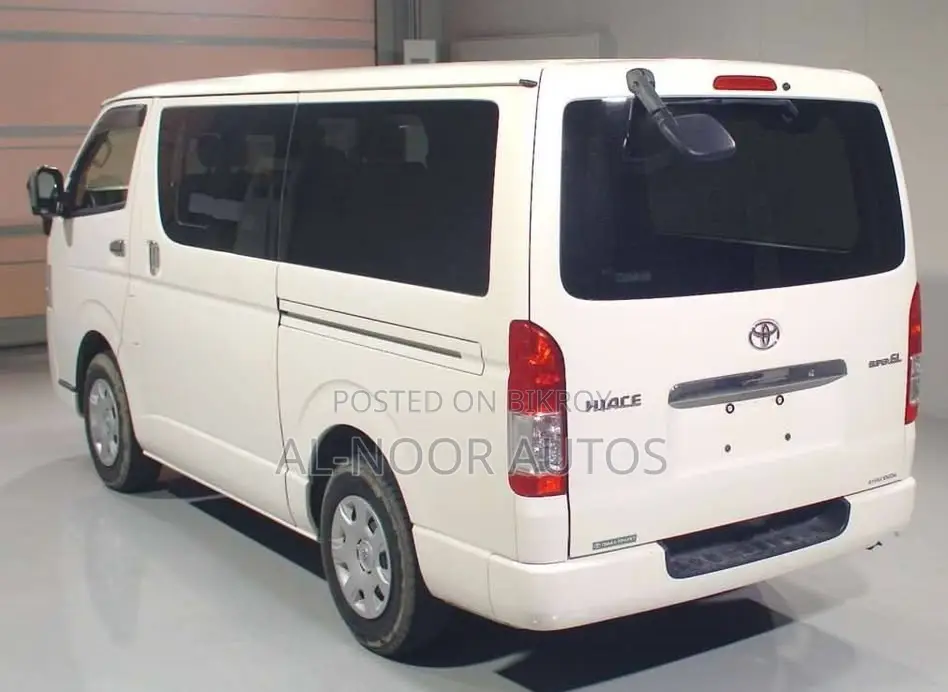 Toyota HiAce 2021 White